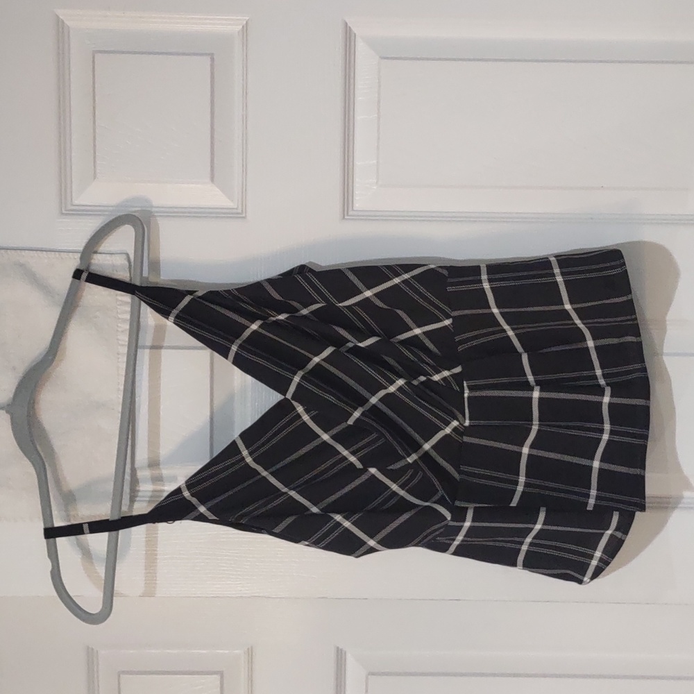 cabi #3986 Check Crossover Cami black and white. Size 4.